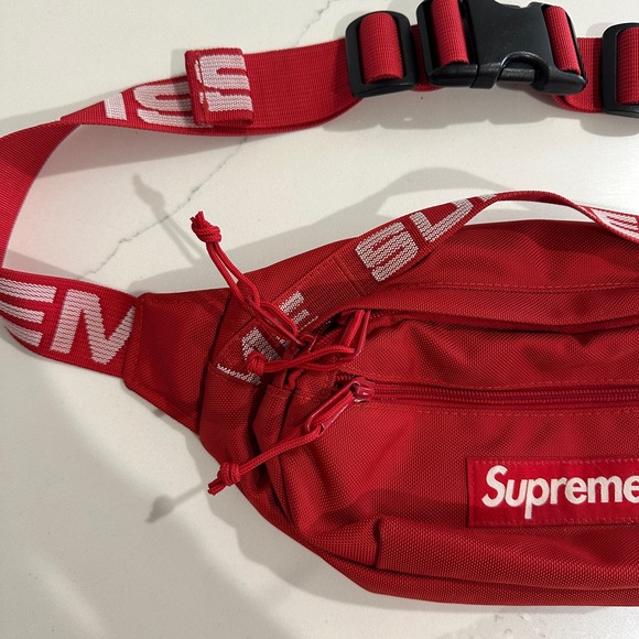 Supreme Waist Bag (SS18) RED - Picture 4 of 6
